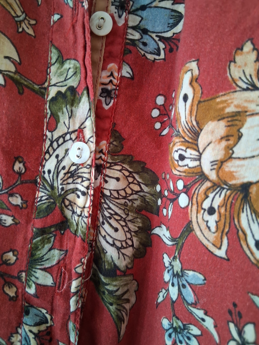 Cino Floral Button-Up Blouse in Rust Red (Size Small) - Picture 4 of 4